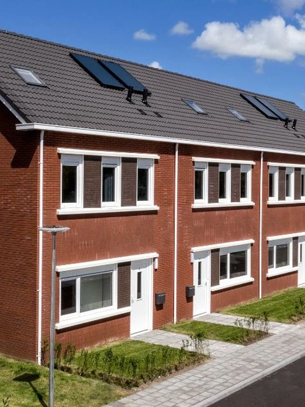 Zonnecollectoren op daken in Groningen