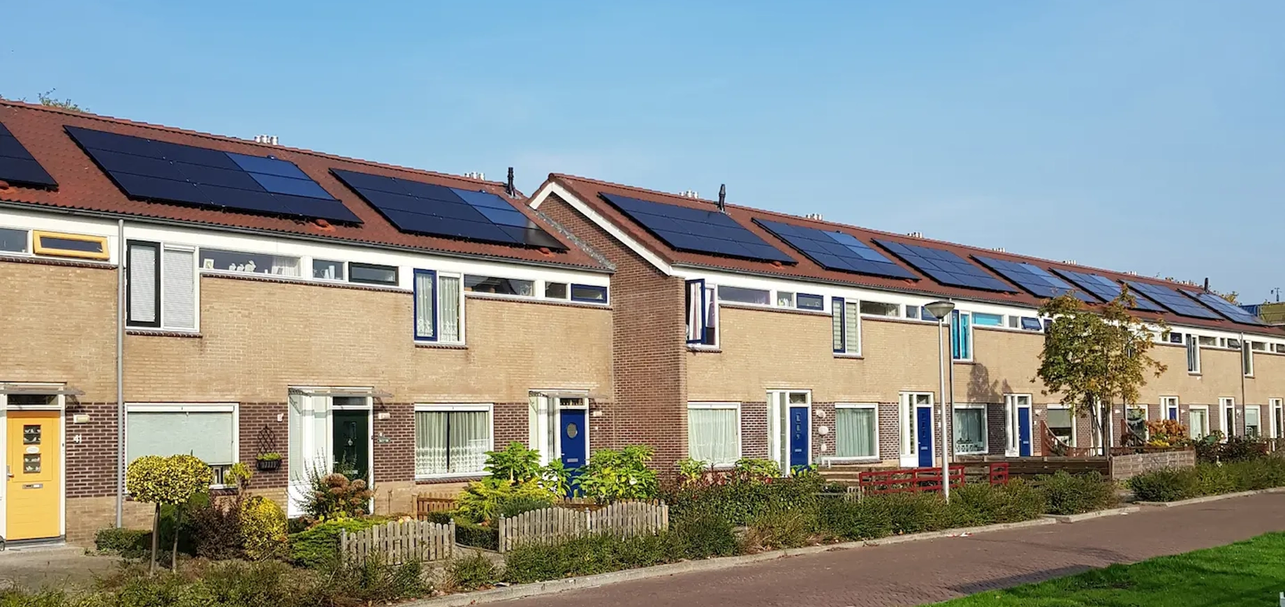 Zonnecollectoren gecombineerd met zonnepanelen in Rozenburg
