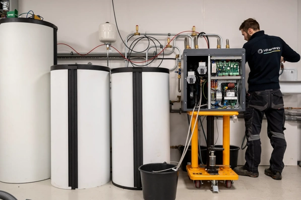 Testen van Qube warmtepompen en Qstore voorraadvaten van HR energy