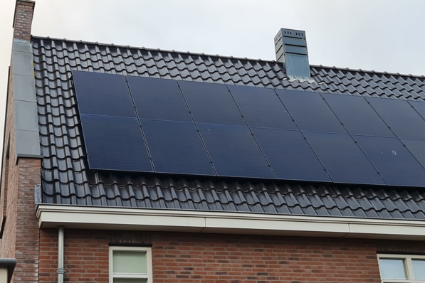 HR energy PVT panelen op een woonhuis